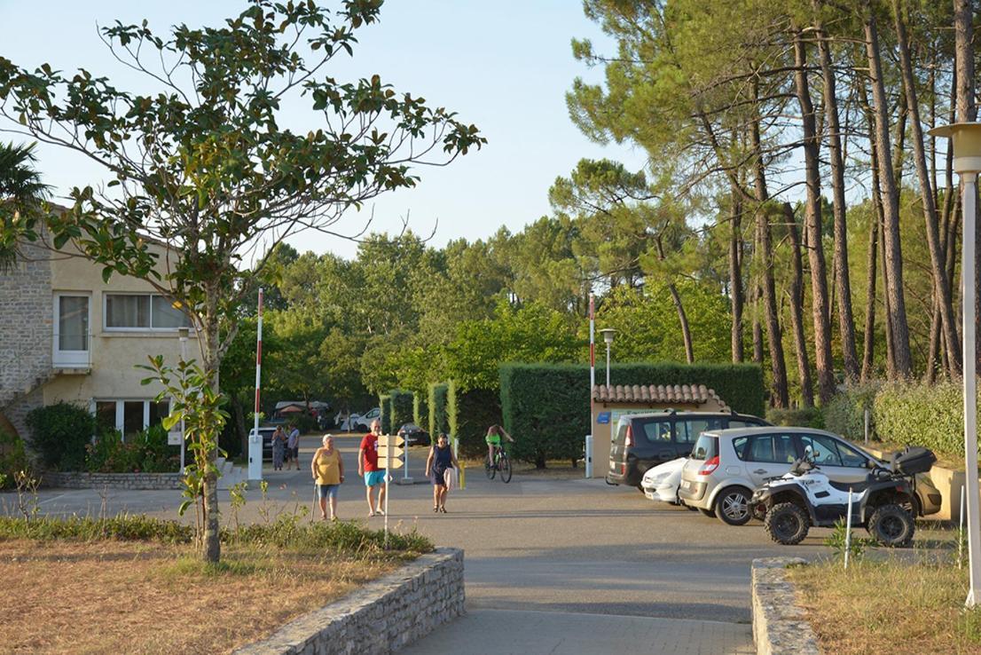 Camping La Rouviere Les Pins Vagnas Esterno foto